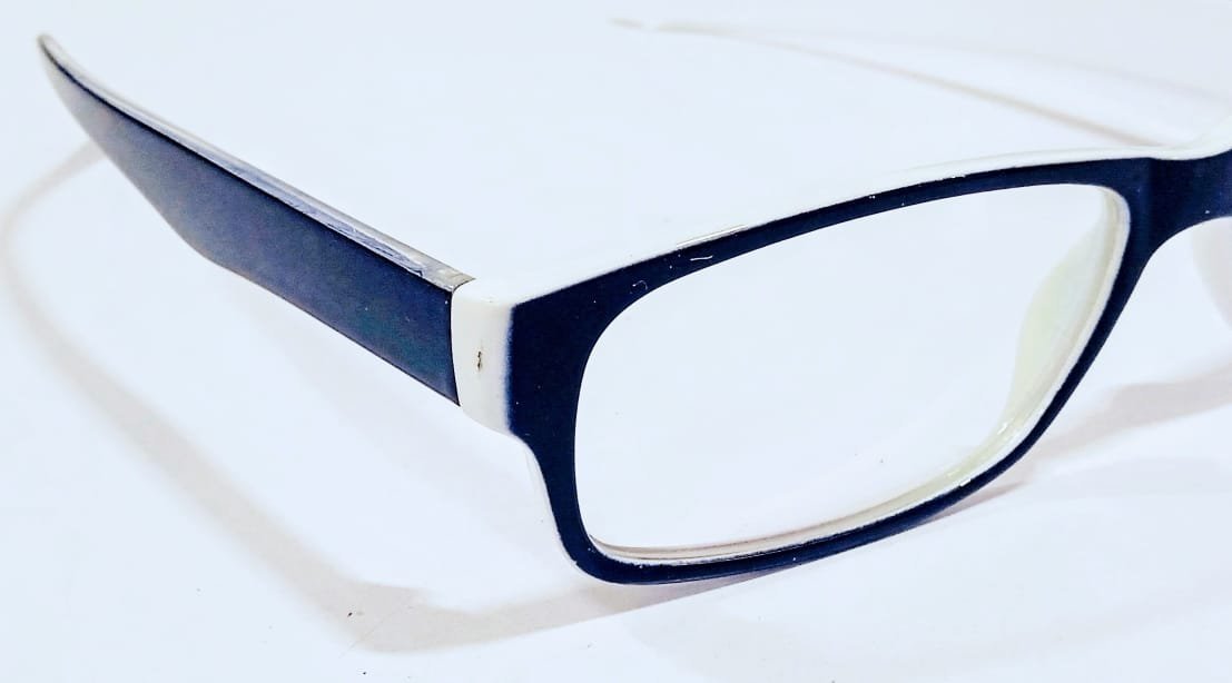 Discount Optical Plus eye wear blue white & black fullrim rectangular frame - Image 4