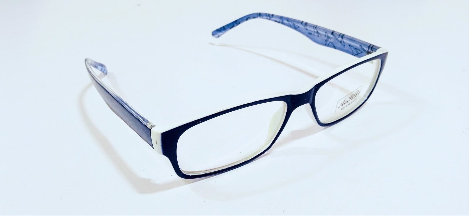 Discount Optical Plus eye wear blue white & black fullrim rectangular frame - Image 3