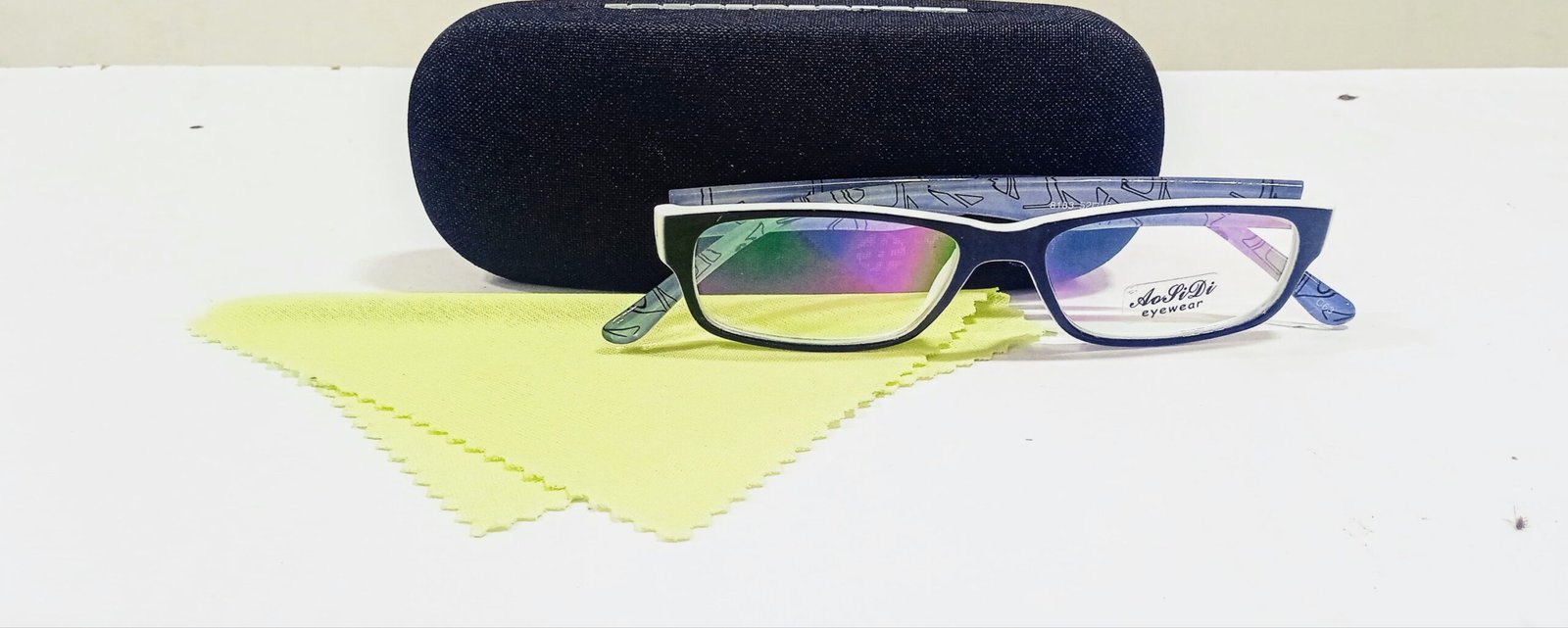 Discount Optical Plus eye wear blue white & black fullrim rectangular frame - Image 5