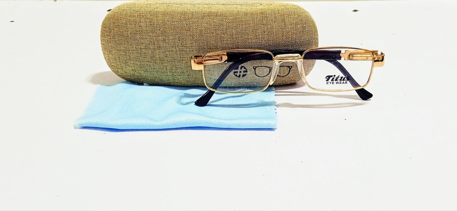 Discount Optical Plus eye wear Golden fullrim rectangular frame - Image 4